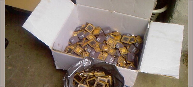 Schrott Kleinteileentsorgung & Recycling bei der Firma Hammerschmidt Robert Recycling & Entsorgung in Augsburg aus einer anderen Perspektive