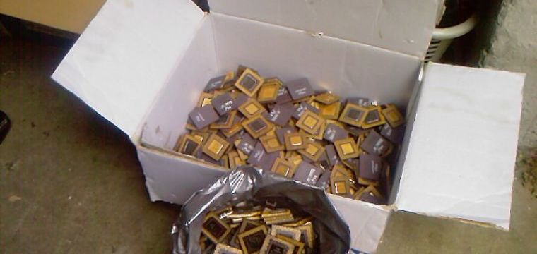 Schrott Kleinteileentsorgung & Recycling bei der Firma Hammerschmidt Robert Recycling & Entsorgung in Augsburg aus einer anderen Perspektive