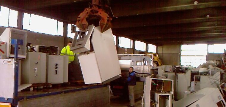 Schrott Schrottentsorgung durch die Firma Hammerschmidt Robert Recycling & Entsorgung in Augsburg