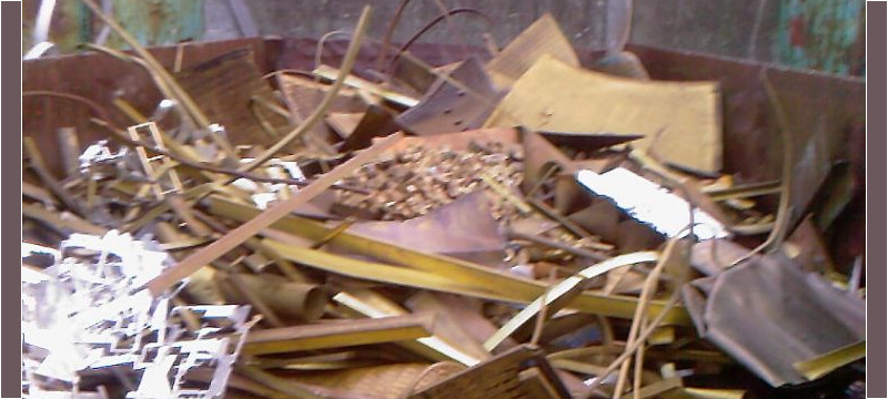 Schrott Verschiedene Schrottarten bei der Firma Hammerschmidt Robert Recycling & Entsorgung in Augsburg aus einem anderen Blickwinkel